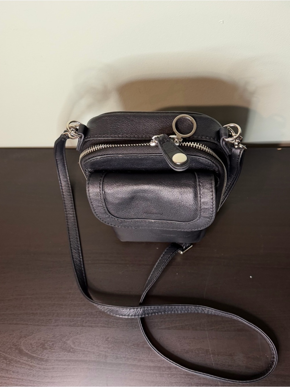 Minooy Aphrodite Phone
Crossbody Bag 1.5L - Picture 3 of 10